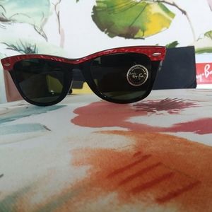 Pearlised red/ black wayfairer sunglasses
